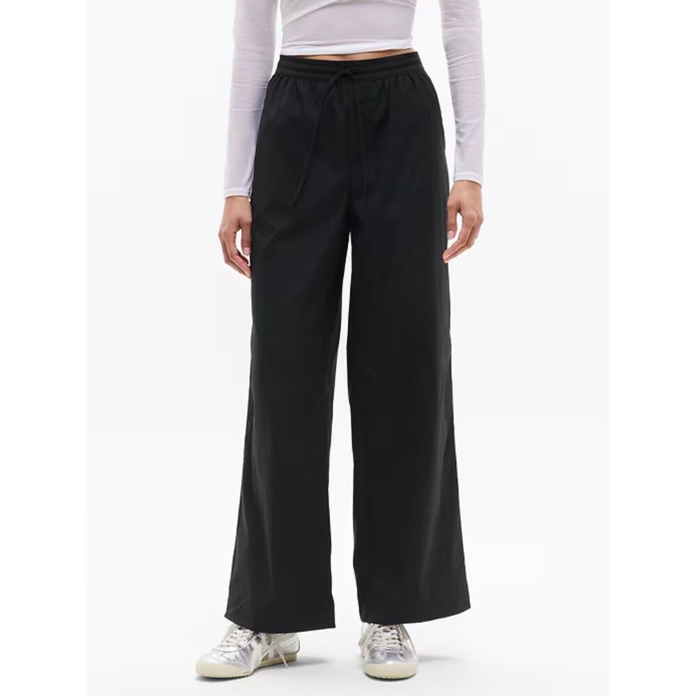 Athleta Drift Mid Rise Popplin Pants Wide Leg in Black, Large (D1)